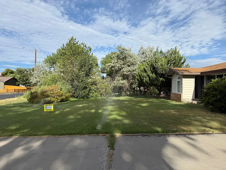 2636 Hickory Dr — Photo 3