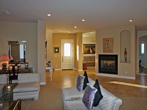 2 Way Fireplace btwn Great Rm & Den