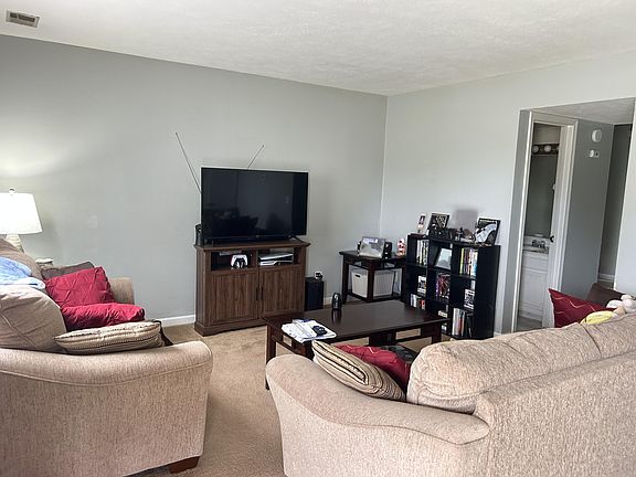 3rd image of 27 Harmony Landing Ct #A & B