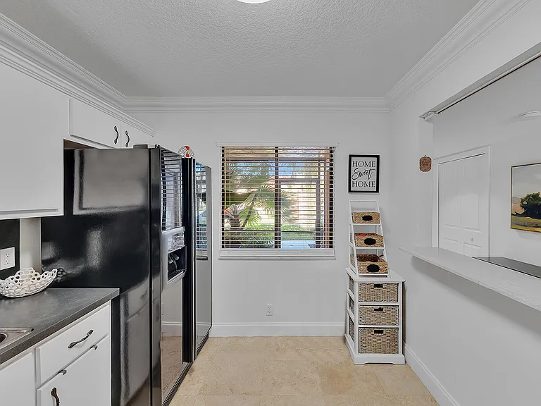359 Lakeview Dr #102 — Photo 9