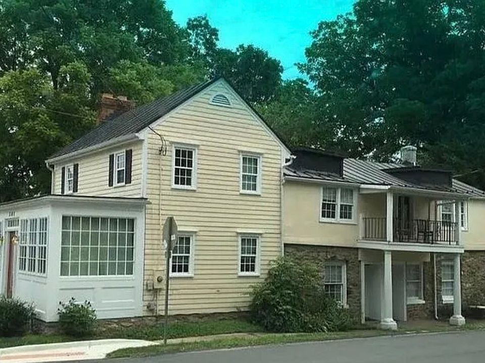 1st image of 11 N Jay St #2