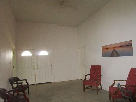 2nd image of 1816 Old Pioneer Rd