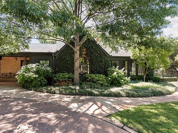 2nd image of 8627 Lakemont Dr