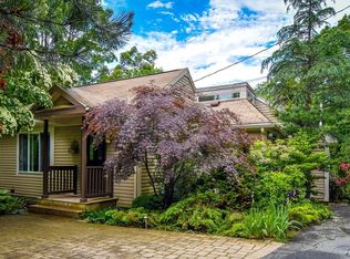 109 N Main St, Sherborn, MA 01770