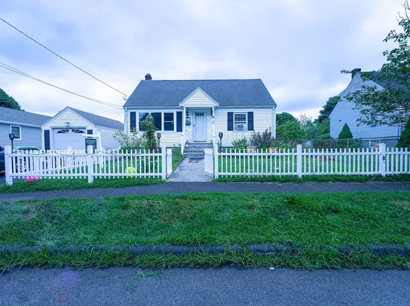 48 Newcastle Rd, Peabody, MA 01960