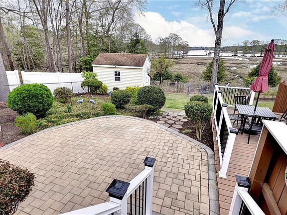 2nd image of 1025 Riverside Dr