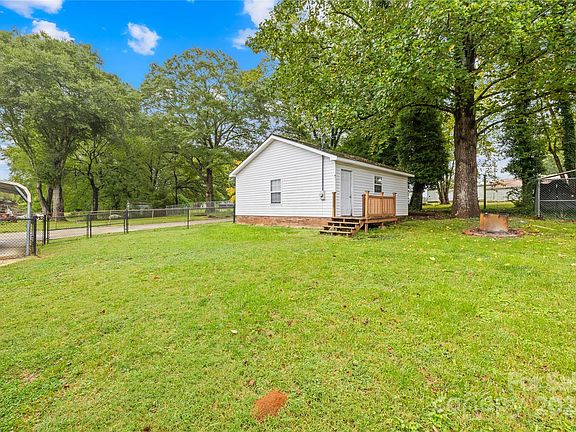 5th image of 809 Princeton Dr