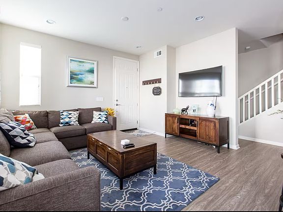 3rd image of 44022 Arcadia Ct