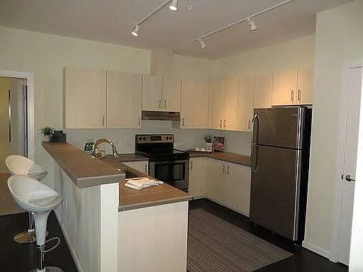 Leaf Apartments — Photo 2