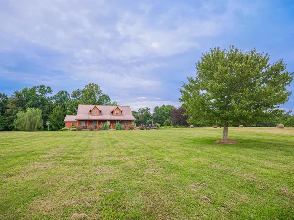 5836 Three Oaks Ln, Spencer, IN 47460