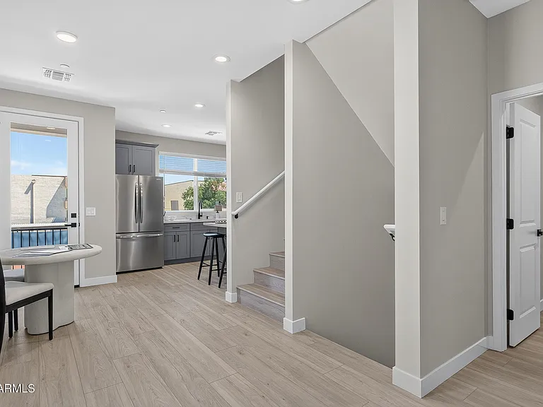 2601 E Clarendon Ave #3 — Photo 17