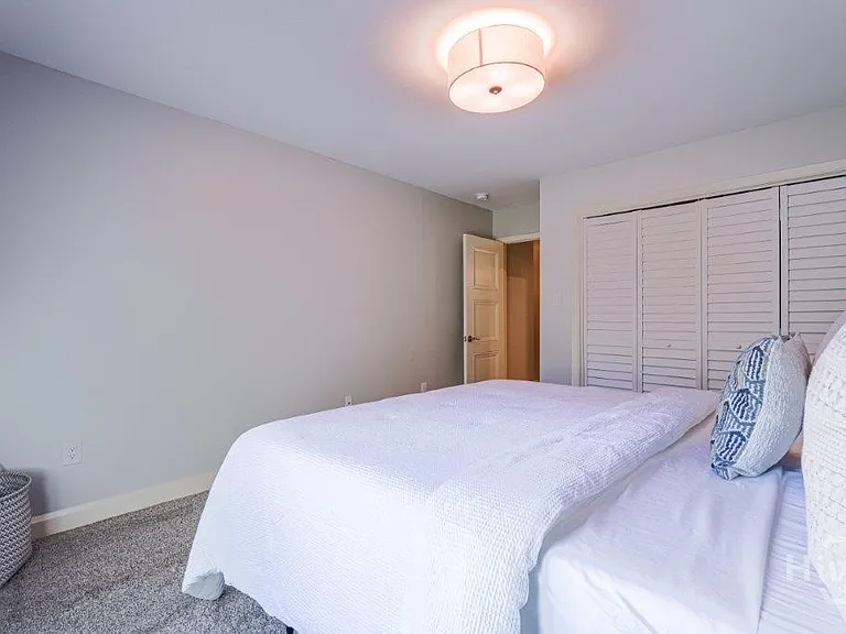 53 Village Green Cir — Photo 27