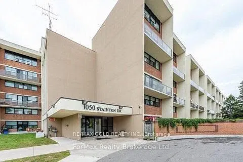 3 bed, $2,900 — Photo 1