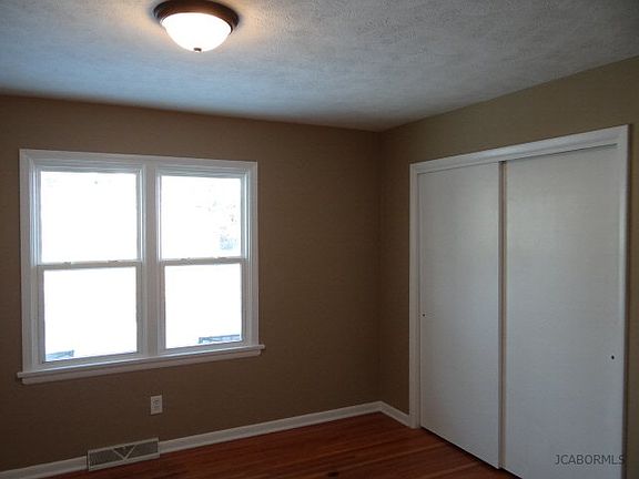 5th image of 3027 Hogan Dr