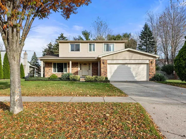 3794 Highland Dr, Troy, MI 48083