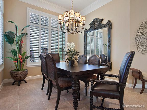 4th image of 740 Charlestown Cir