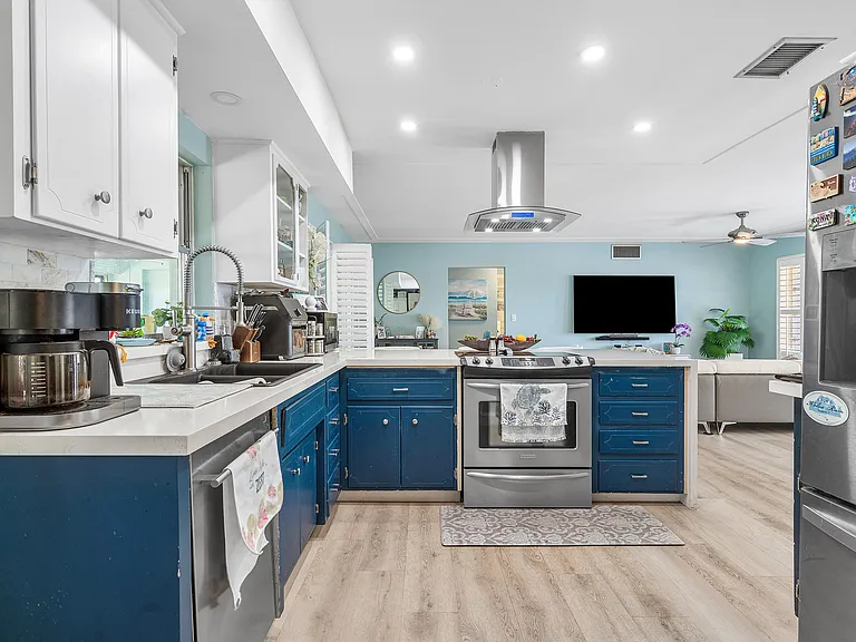 420 SE 12th Ave — Photo 14