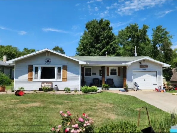 1205 E Van Buren St, Clinton, IL 61727