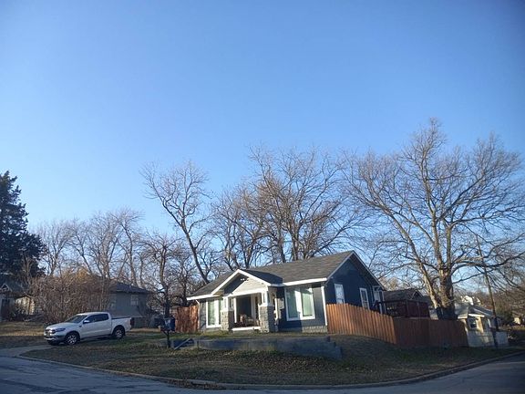 2nd image of 1503 W Bowen Pl