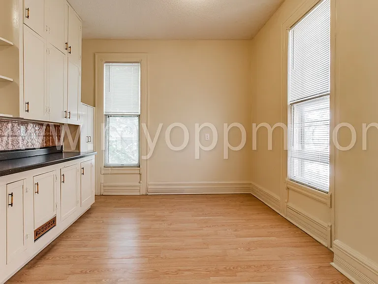1146 S 32nd St — Photo 12