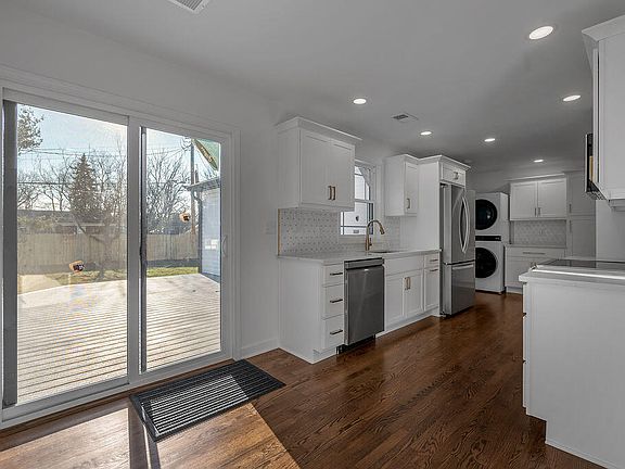2nd image of 660 Sheridan Dr