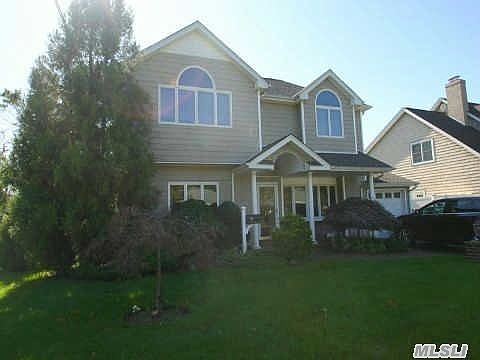 1st image of 30 Peconic Dr