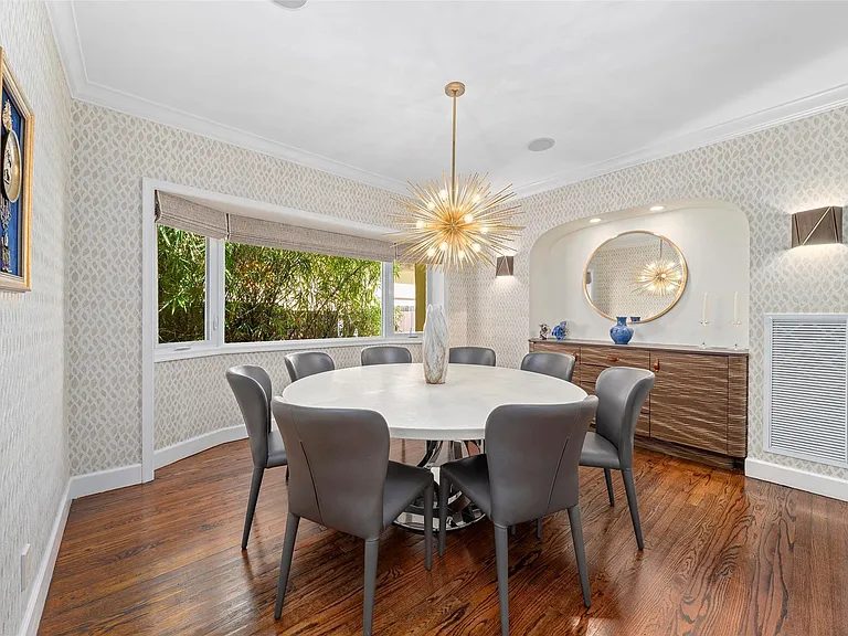 330 Royal Plaza Dr — Photo 9