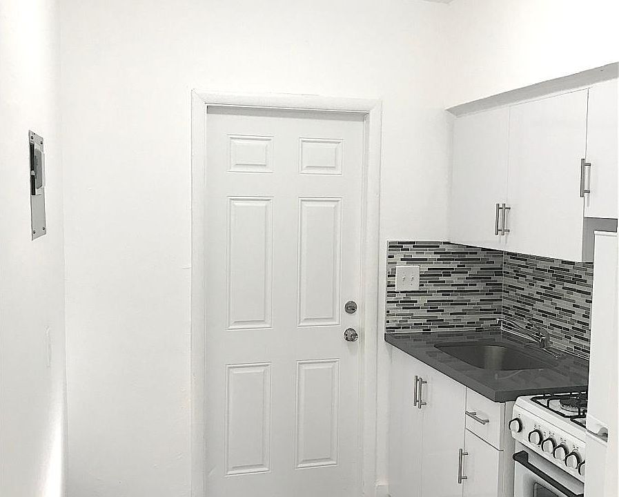 1st image of 780 NE 123rd St APT 9