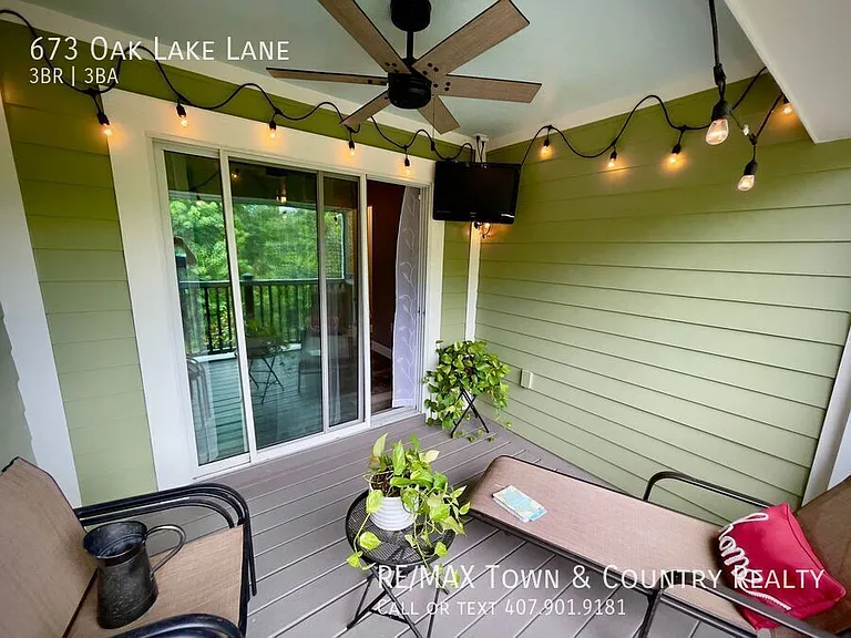 673 Oak Lake Ln — Photo 15