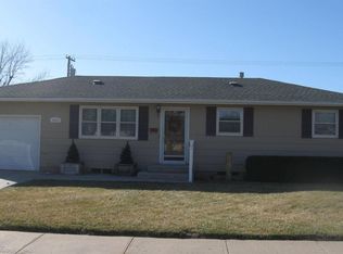 5825 Rosewood Dr, Great Bend, KS 67530