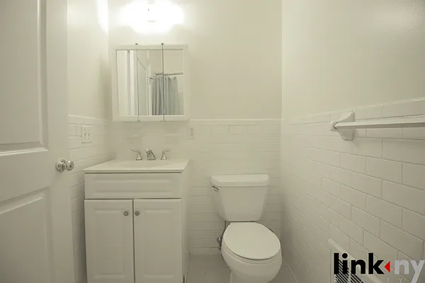 Rented by Link NY Realty | media 15