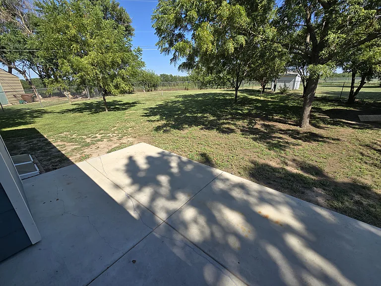 720 N Kansas Ct — Photo 24
