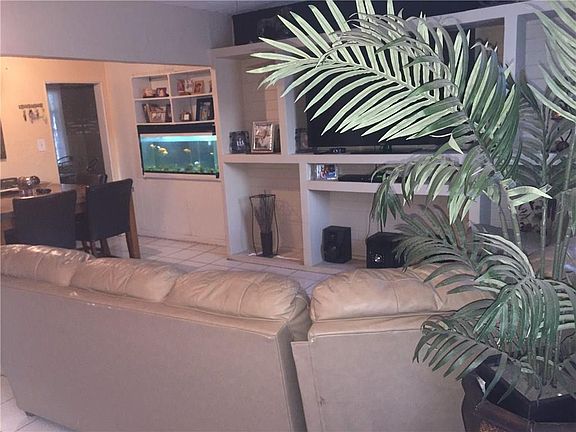 2nd image of 4410 Pershing Dr