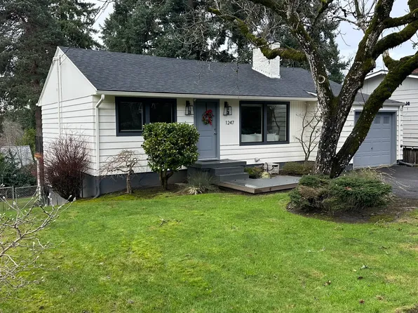 1247 Cedar St, Lake Oswego, OR 97034
