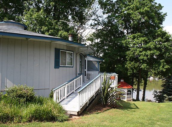 3rd image of 119 Ferry Hill Dr