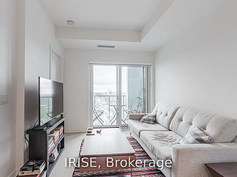1 Yorkville Ave #4306 — Photo 8