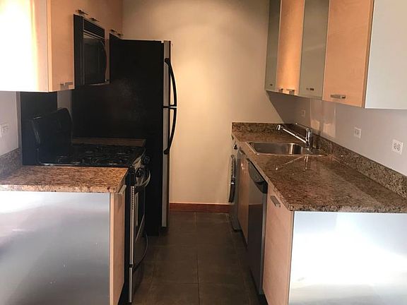 3rd image of 5400 S Harper Ave Unit 1204