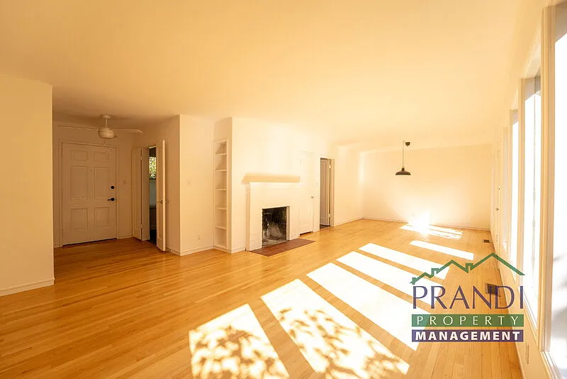 2 bed, 1.0 bath, 1088 sqft, $5,500 — Photo 3