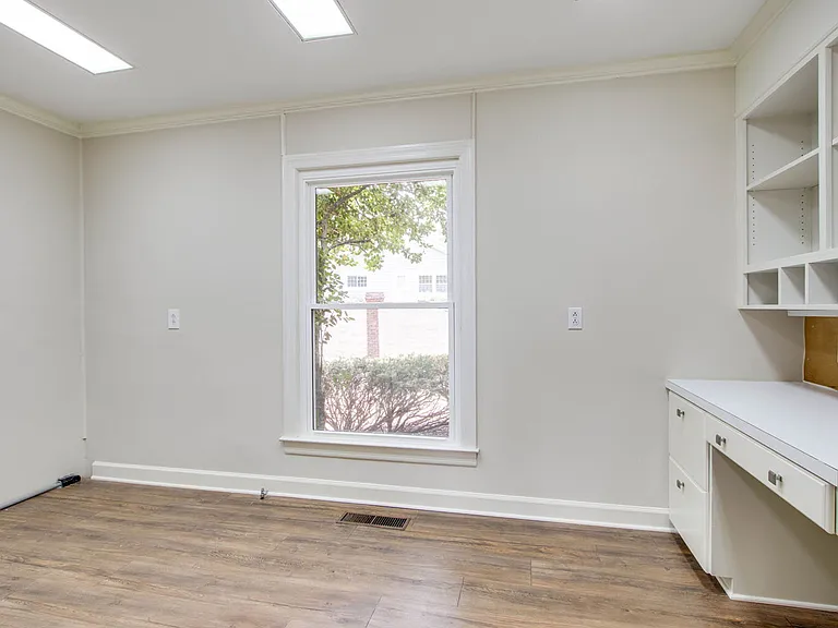 1306 SE Broad St — Photo 19