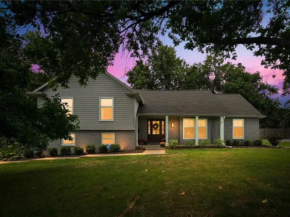 5421 W 96th Ter, Overland Park, KS 66207