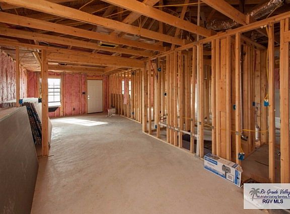 5th image of 126 Garcia Ct