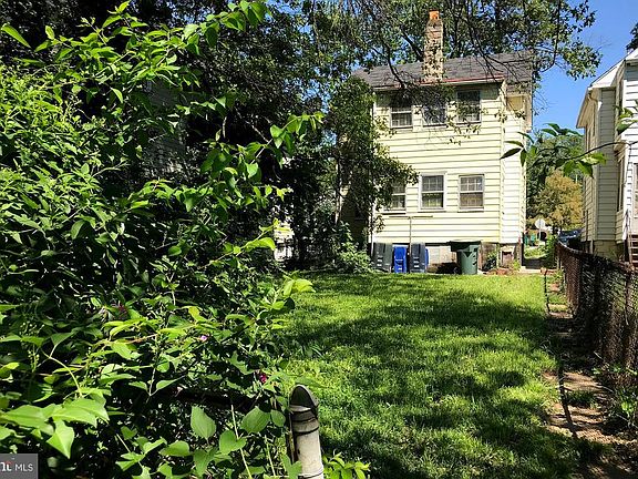 Huge back yard, deep lot