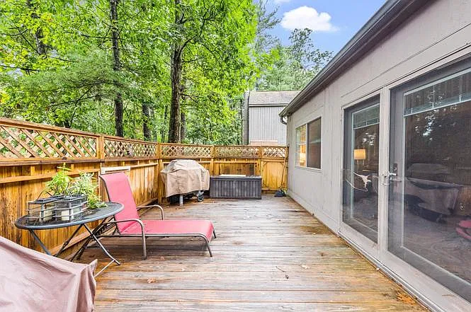 2 bed, 1338 sqft, $2,500 — Photo 2