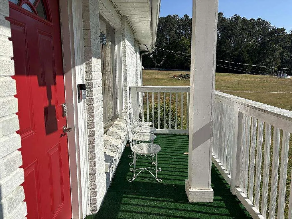 2 bed, 2.0 bath, 1000 sqft, $2,395 — Photo 2