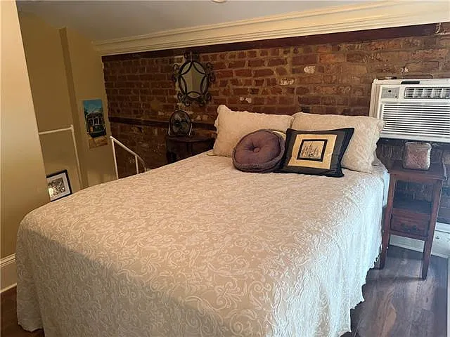 1206 Chartres St #10 — Photo 7
