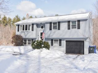 33 Mill Rd, Londonderry, NH 03053