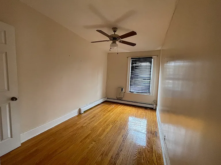 15-41 124th St #2R — Photo 4