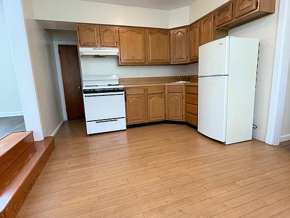 3rd image of 4358 Martha Ave Floor 3