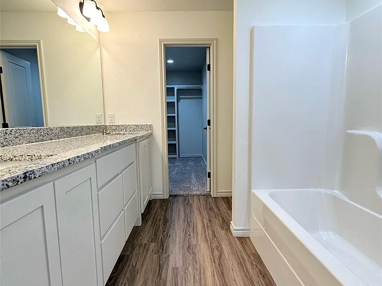 2658 N Willis St — Photo 16