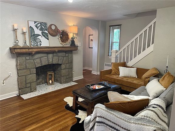 2nd image of 414 S Aiken Ave